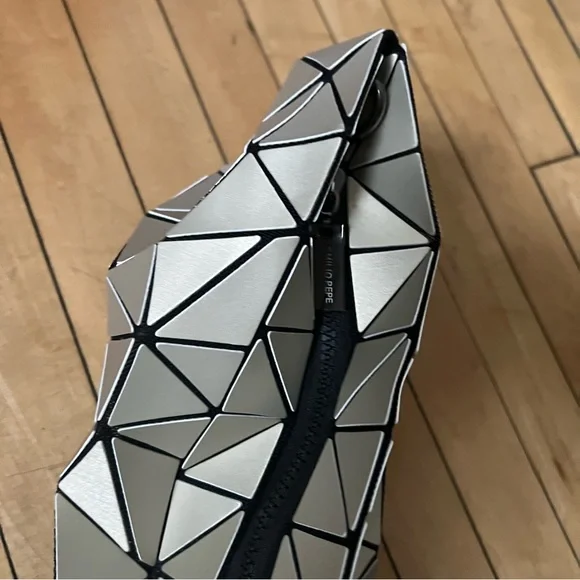 Modern Silver and Black Geometric Clutch - Picture 5 of 8
